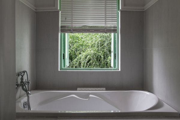 Fiberglass Tub Installation in Maryville